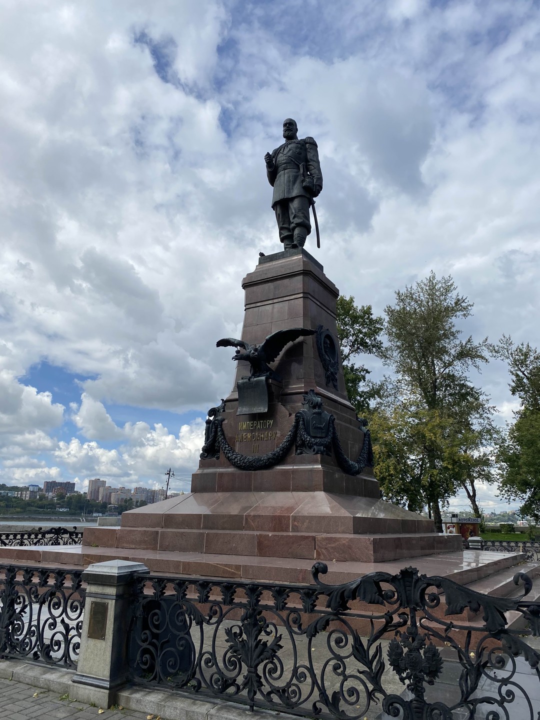 Антонина - прекрасный рассказчик и знаток города, приятный и доброжелательный человек. Маршрут был составлен интересно, получили