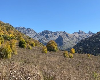 Встреча, заброска до места старта, поход до озера, разбивка стоянки