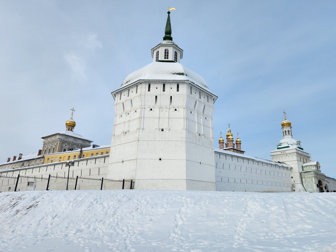 Спасибо огромное гиду Михаилу за такое интересное и незабываемое знакомство со Свято-Троицкой Сергиевой Лаврой. День экскурсии