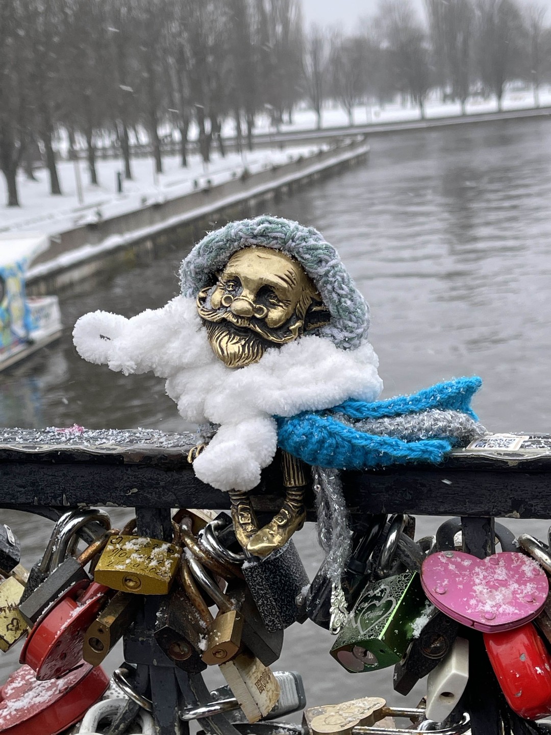 Не смотря на холод, все было душевно и интересно), подаренные кусочки солнца Андреем (нашим гидом) из