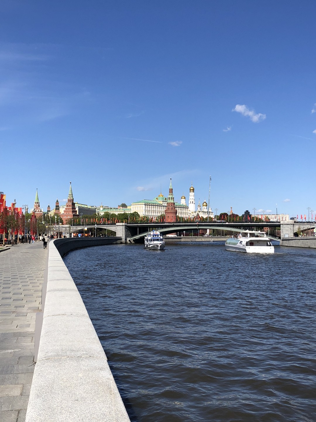 Благодарю организаторов за чудесную велопрогулку! Очень понравился формат и маршрут экскурсии, повезло с погодой, гид Данила