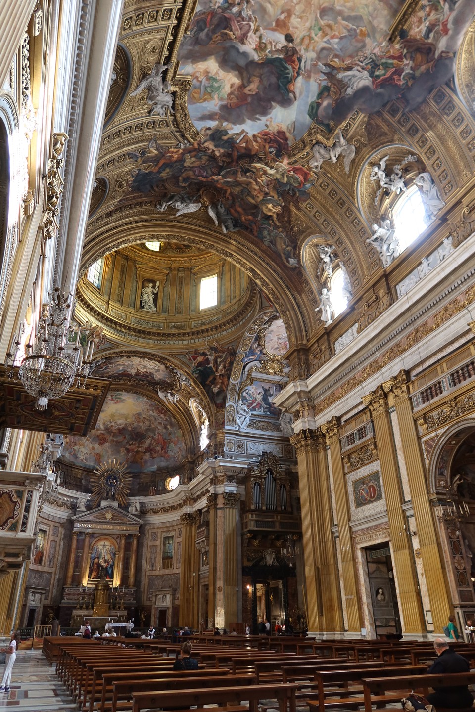 Посетили много христианских церквей, познакомились с работами Караваджо. Несмотря на то, что экскурсия была для двух