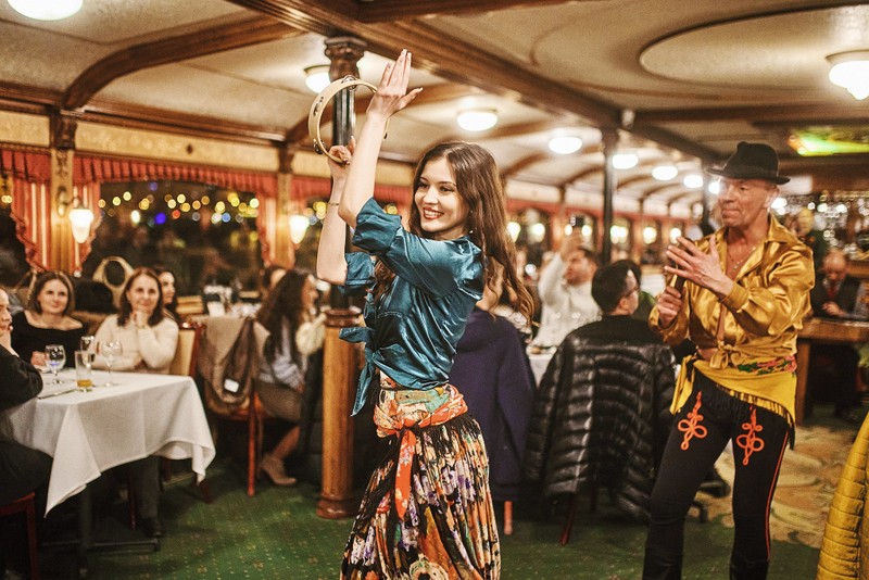 Прогулка по Дунаю на кораблике и традиционный венгерский ужин