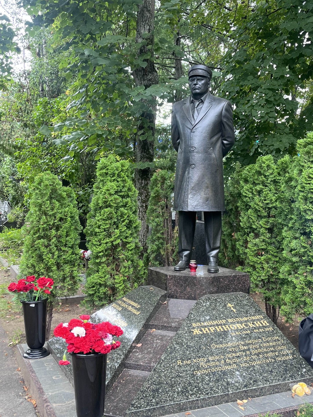 Спасибо огромное за экскурсию- познавательную и увлекательную! Даниил открыл другую сторону памятников, надгробий и культуры захоронений