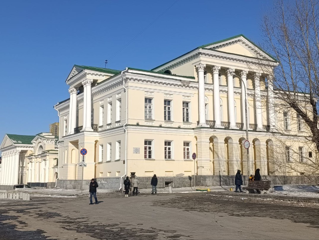 Были впервые в г. Екатеринбург, приезжали на пару дней и заранее задумались о бронировании экскурсии. Долго