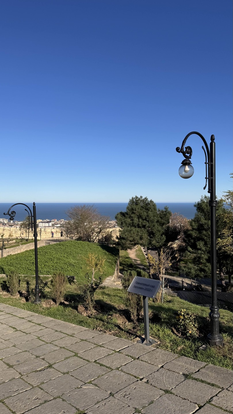 Дербент и экраноплан «Лунь» из Каспийска (Ольга)