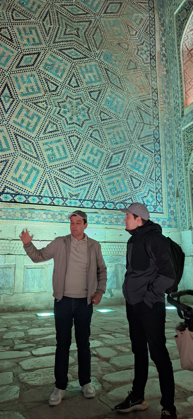 Прекрасная экскурсия и просто отличный гид! Браво, Мустафо! Вам удалось нас заинтересовать, увлечь и погрузить в историю Самарканда