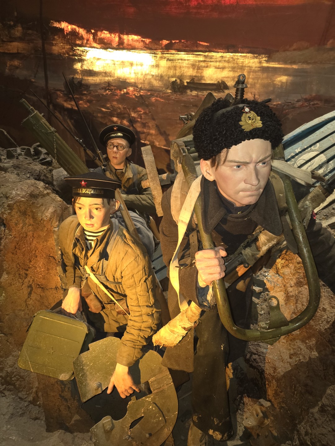 Посетили квест "Пропавшие в кинохронике". Мы были просто поражены. Создавалось впечатление полного погружения в реальность. Очень