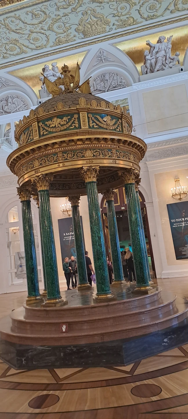 Занимательный и интересный квест. Задания вовлекающие. Провели 2 часа бегая ища картины и слушая скульптуры. Спасибо организатору