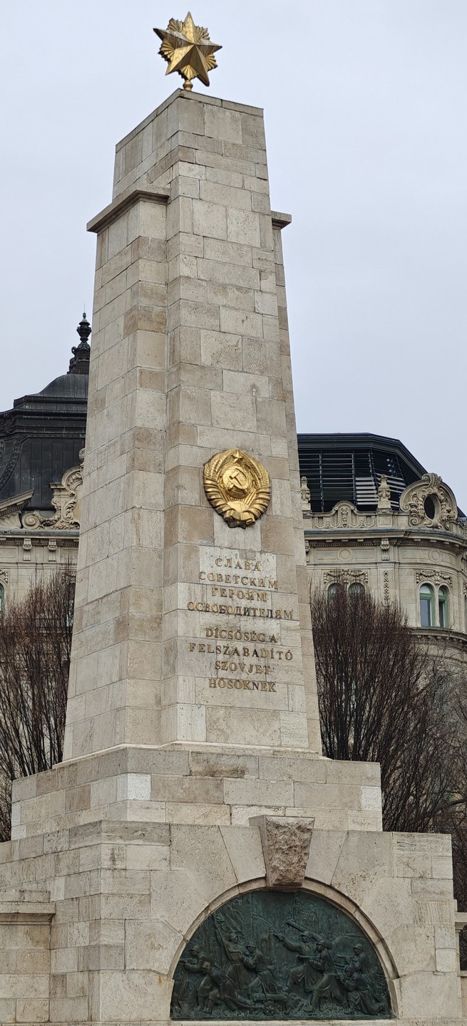 Прекрасно продуманная обзорная экскурсия. Позволила приоткрыть окно о венграх, об истории горорда и о самых значимых