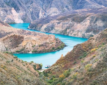 Бархан Сарыкум и Сулакский каньон
