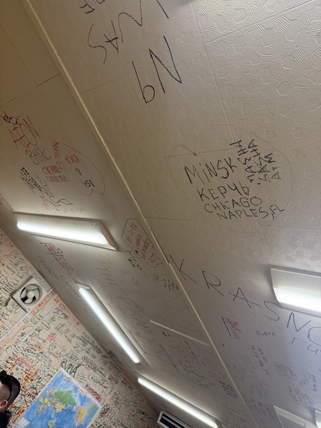 Сегодня мы провели замечательный день на экскурсии по Наре и Осаке с гидом Никки. Это был