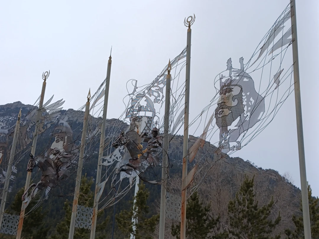 Экскурсия занимает целый день, но не пожалели ни об одной минуте. Чудесная природа и хорошая организация экскурсии