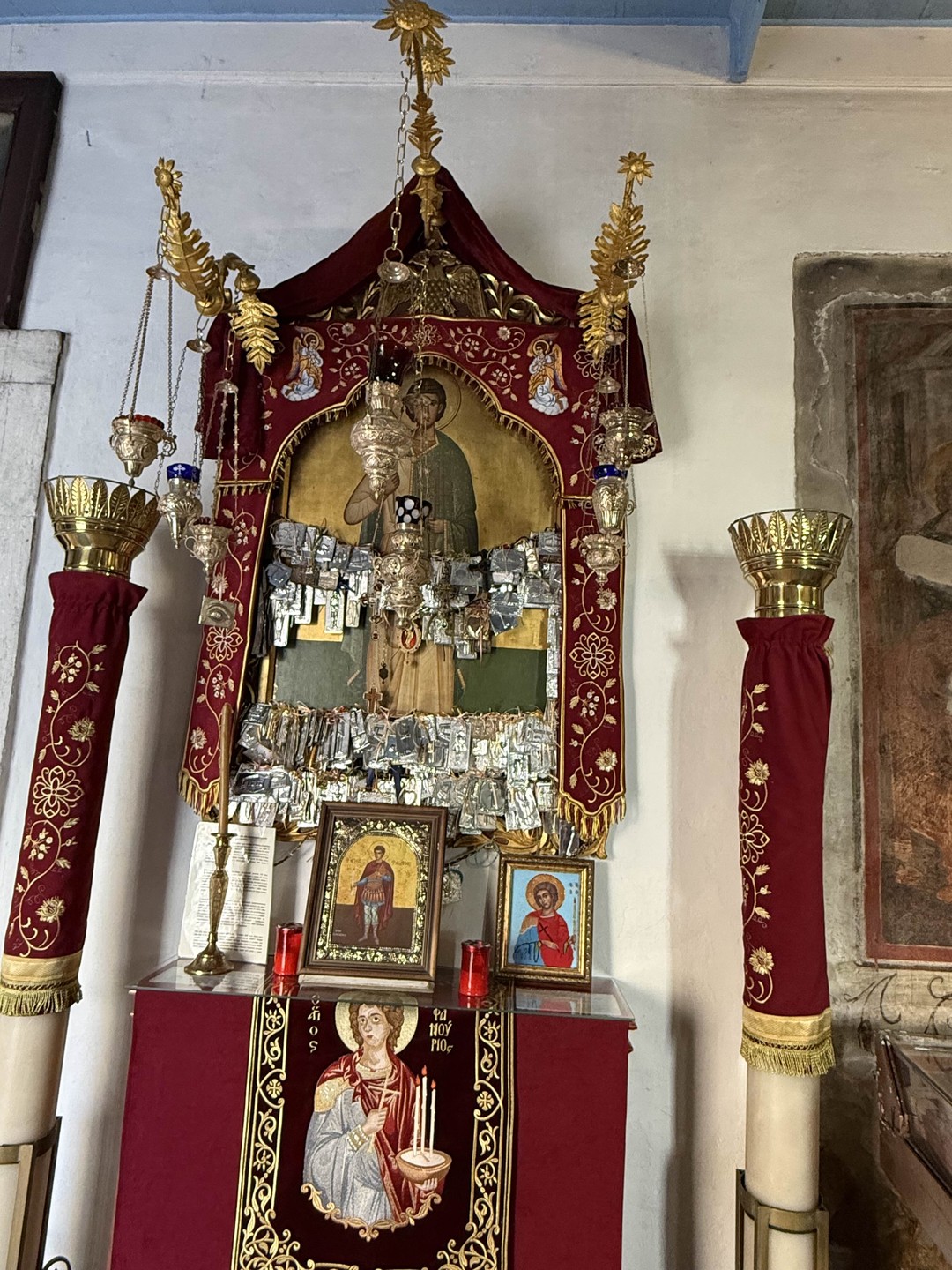 Георгий - кладезь информации: и про древность рассказал и про сегодняшнюю жизнь местных жителей