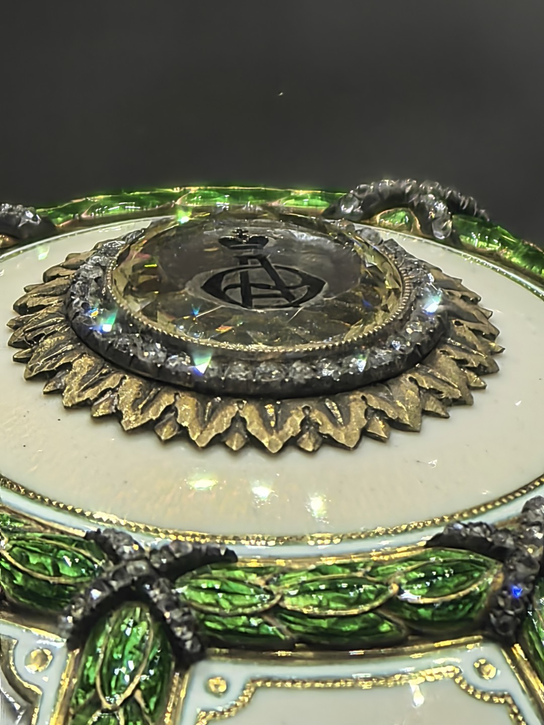 Прекрасная экскурсия! Большое спасибо за должную организацию, умению увлечь темой и полное освещение всей экспозиции. Рекомендую