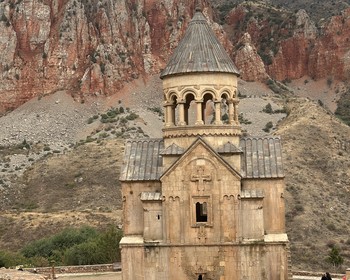 Монастырь Хор Вирап, пещера Арени и Нораванк