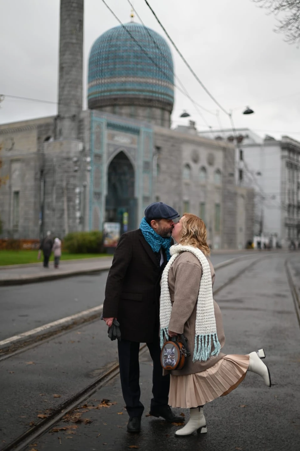 Золотая осень, день рождения и нежно любимый Питер. Захотелось все это запечатлеть на фотосессии. Выбрала Жанну