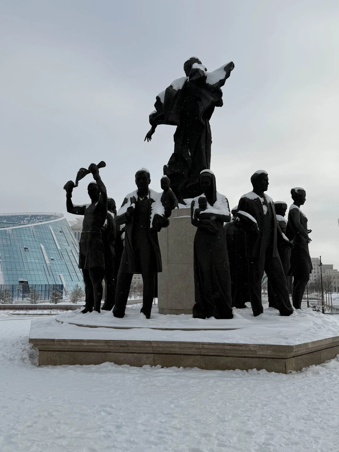 Первый раз в Астане и я не ошиблась с выбором! Жанар-замечательный,высокопрофессиональный экскурсовод,который обладает глубокими знаниями по