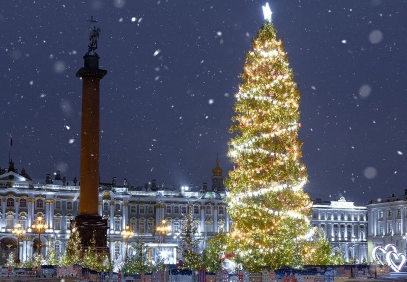 Новогодний Санкт-Петербург: путешествие в сердце волшебства