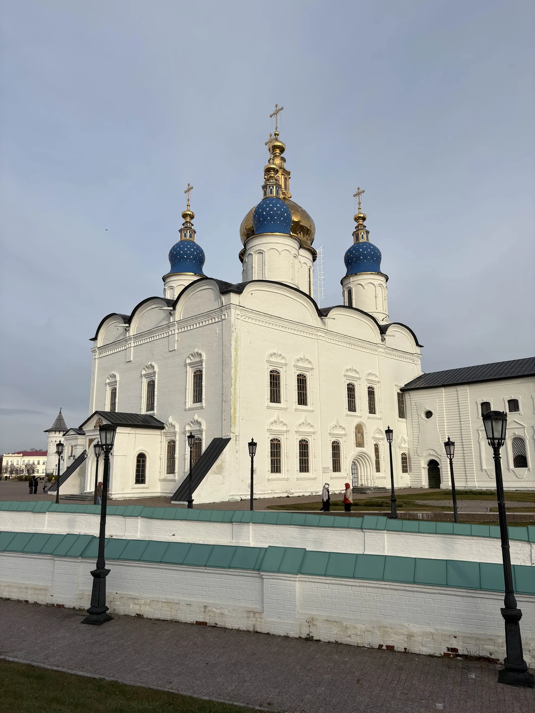 26 октября 2025 съездили в Тобольск,гид была Татьяна,очень хорошо подает материал,все понравилось,был обед в городе,времени хватило