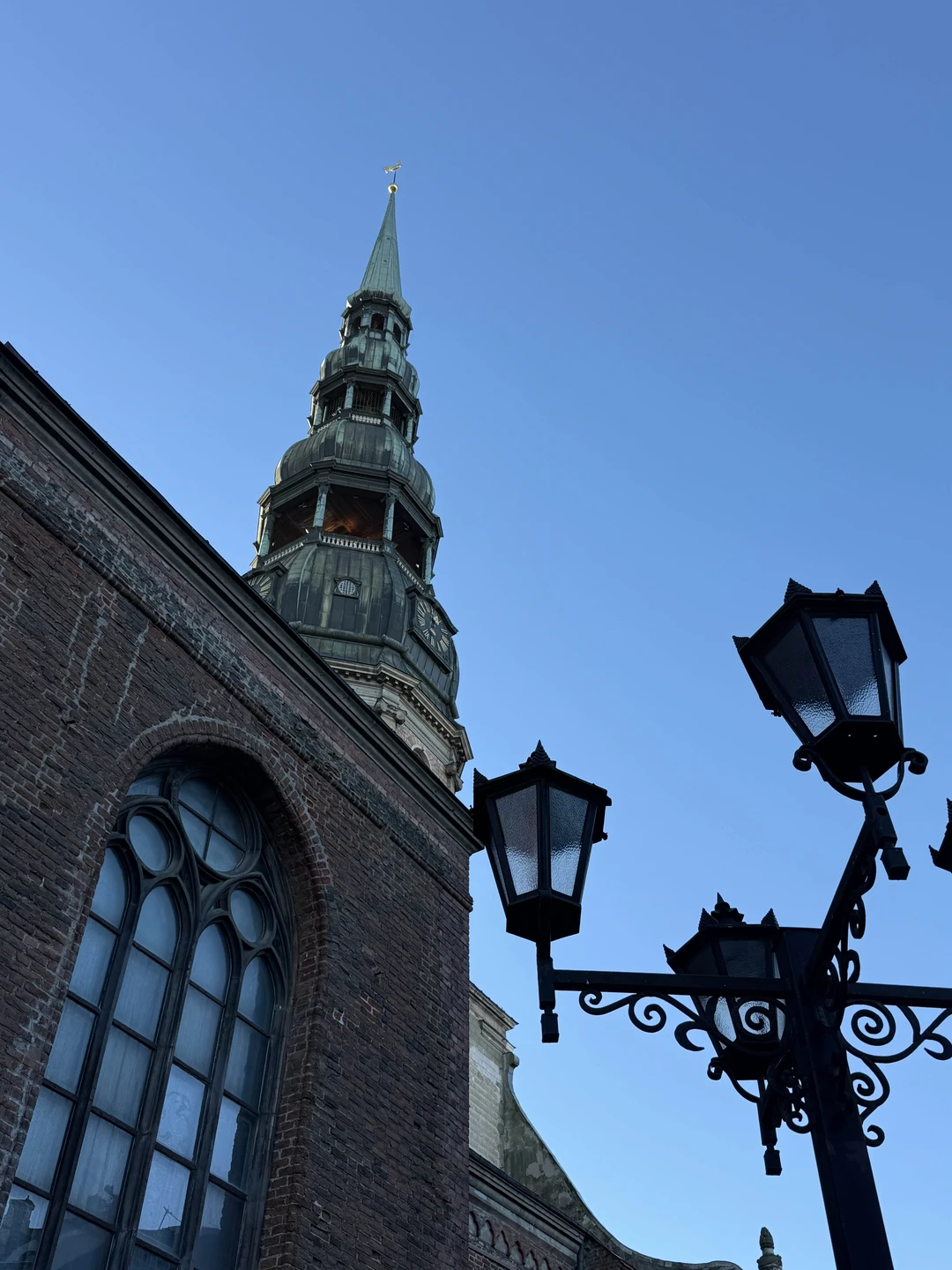 Экскурсия оставила самые тёплые впечатления! Наш гид Елена — настоящая энтузиастка своего дела, с любовью рассказывает