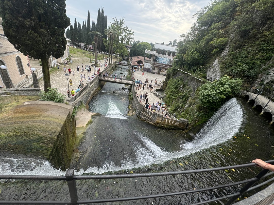 Прекрасная, волшебная Абхазия! Чудесное путешествие совместное с гидом Юрием! Очень профессионально, душевно рассказывал о каждом уголке