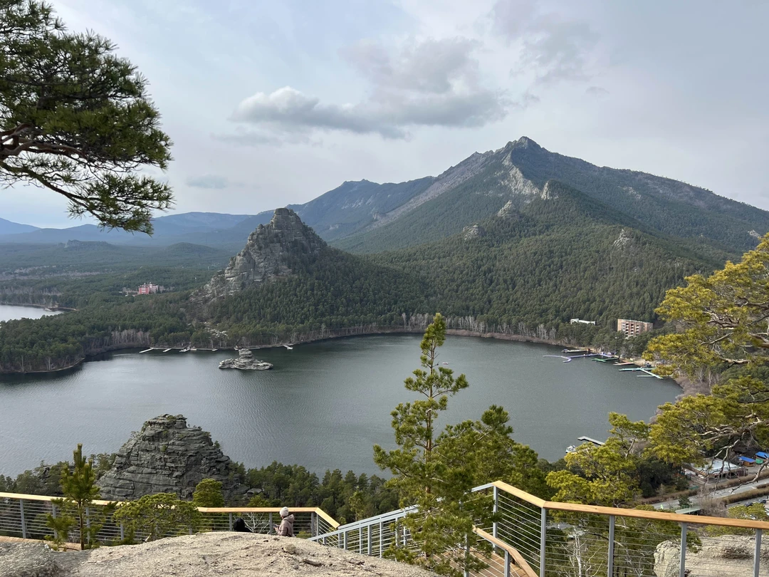 Очень красивая природа, действительно стоит того, чтобы поехать