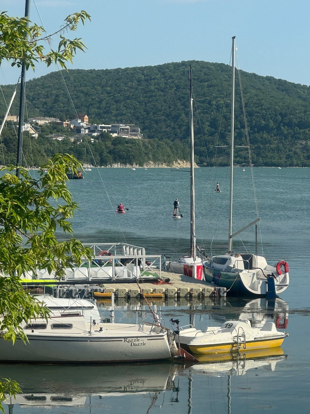 Замечательный день с очень интересным экскурсоводом и просто приятной девушкой,Еленой. Пешая прогулка по эко-тропе,в тени деревьев