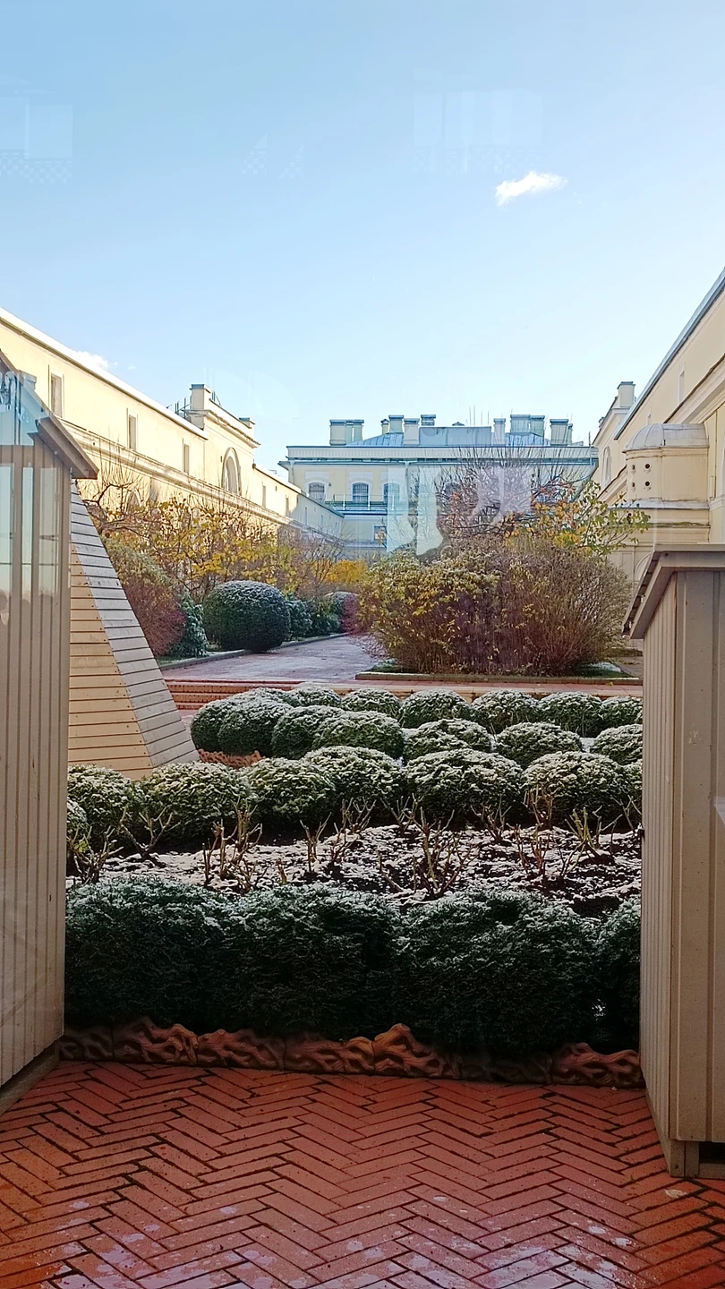 Потрясающая экскурсия! Насыщенная, но не перегруженная. Спасибо очаровательной Виктории за увлекательную прогулку! Идеальная программа для знакомства