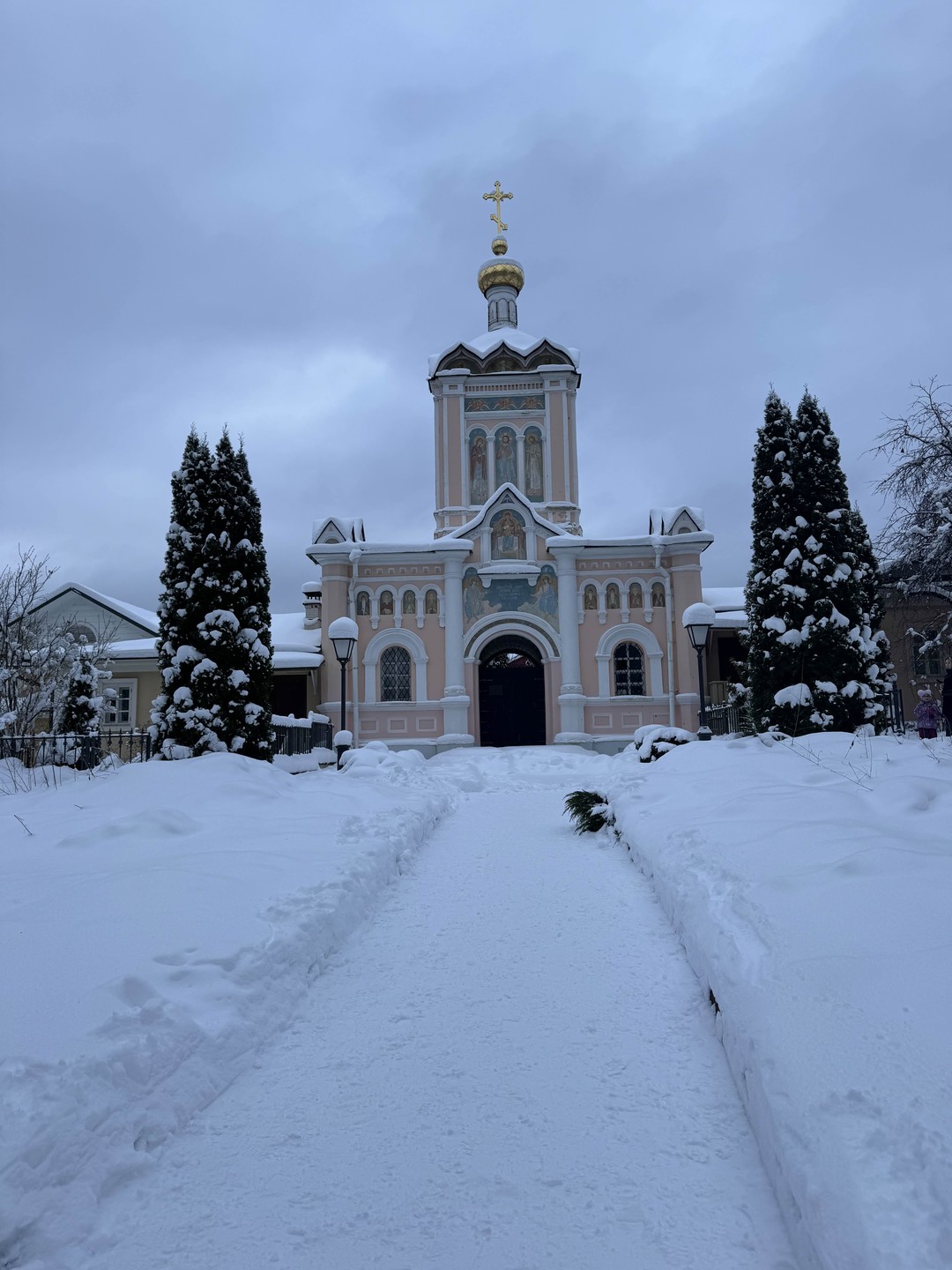 Прекрасная экскурсия! Хорошо простроенный маршрут дает объемную картину православных святынь Калужской области. Экскурсовод Алла Сергеевна очень