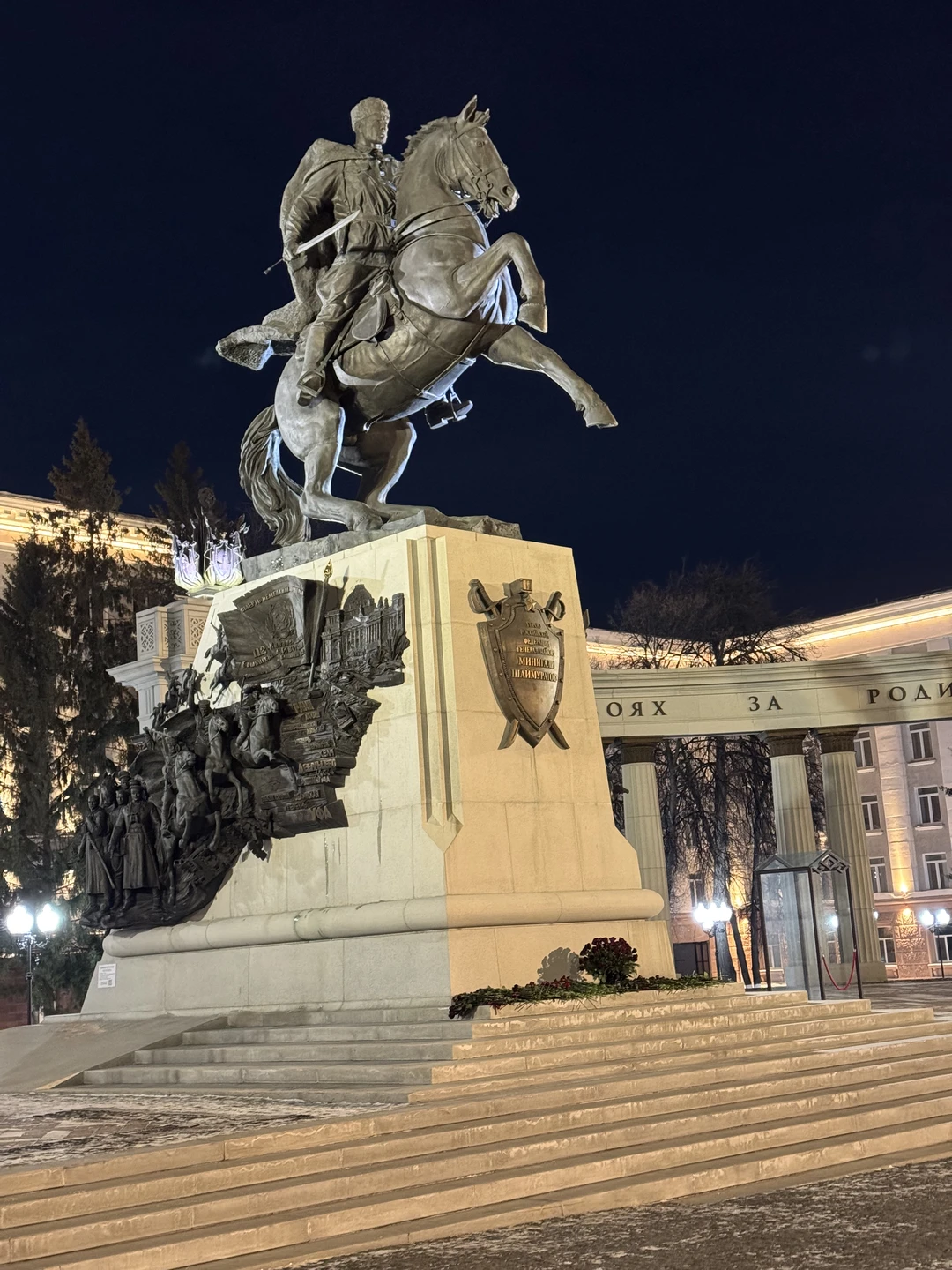 Необычная экскурсий в наушниках, в сопровождении прекрасной гостеприимной Ирины! Встретила, чаем напоила, шоколадом угостила, подарок подарила!