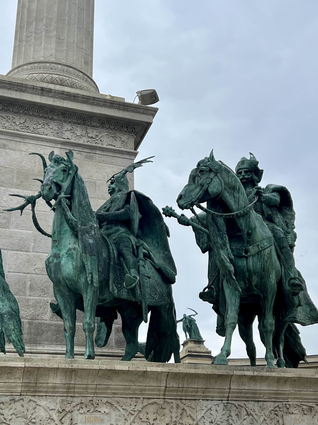 Экскурсия по Будапешту на машине была замечательной! Я успела увидеть главные достопримечательности, и узнала много интересных