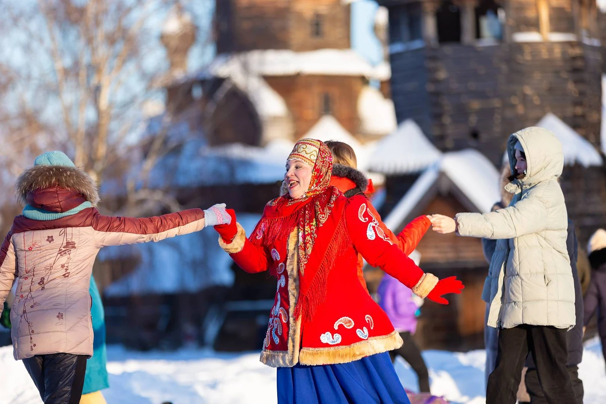Фото Новогодний тур во Владимир и Суздаль с праздничной программой в стиле фильма «Чародеи»