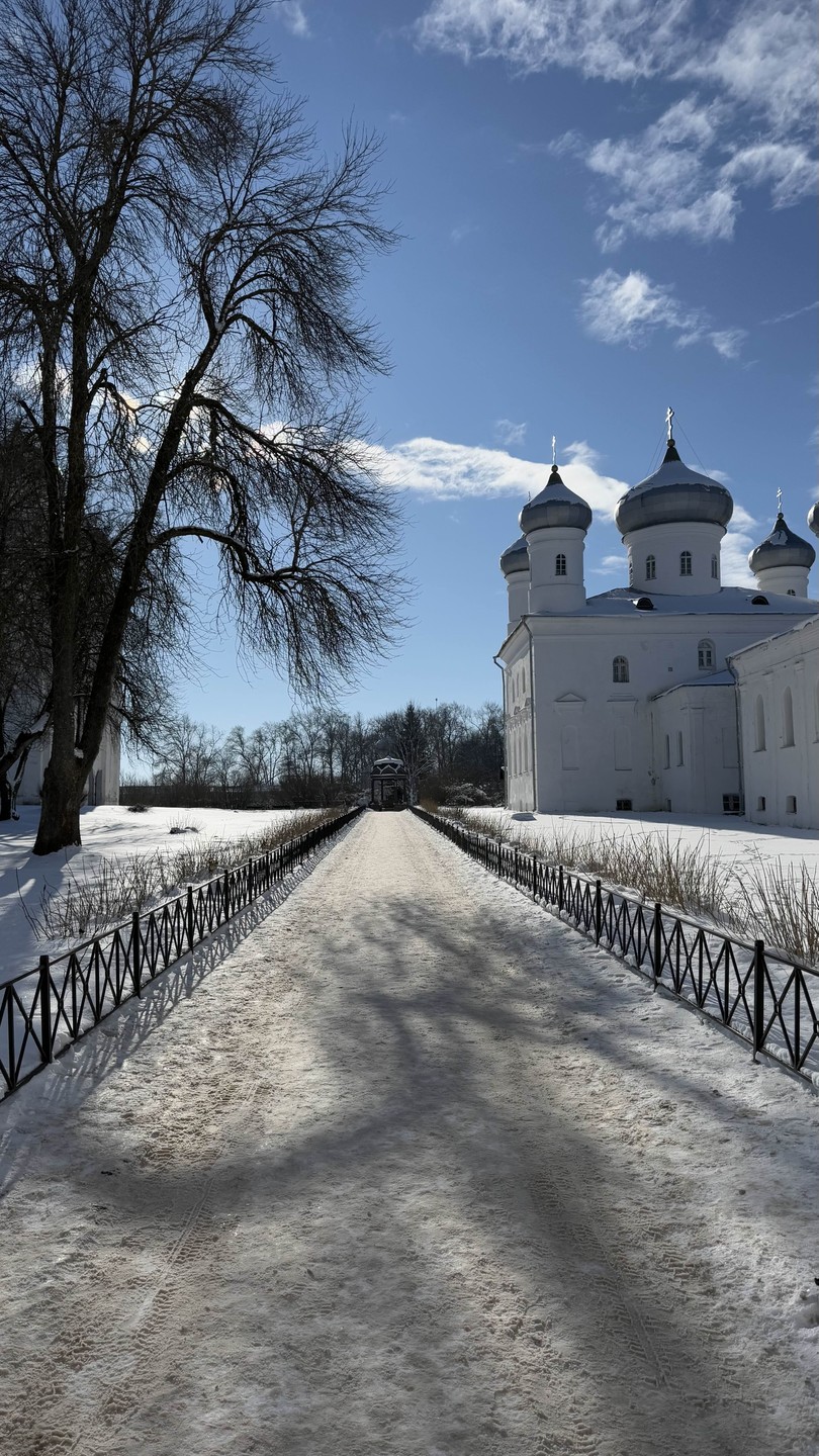 Элеонора - прекрасный экскурсовод, знает массу исторических деталей, и очень приятный человек, мы остались крайне довольны экскурсией