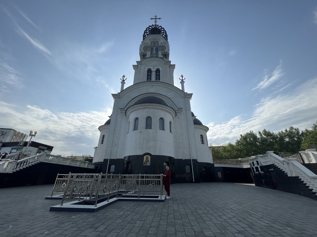 Отличная экскурсия! Клиентоориентированность, вежливость, аккуратное вождение, интересный не монотонный рассказ. Узнали не только исторические факты, но