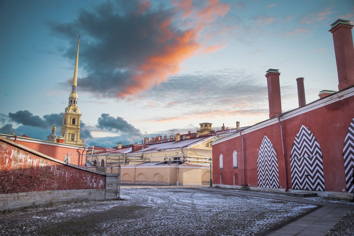 Фото 1 - Петропавловская крепость: экскурсия в небольшой группе