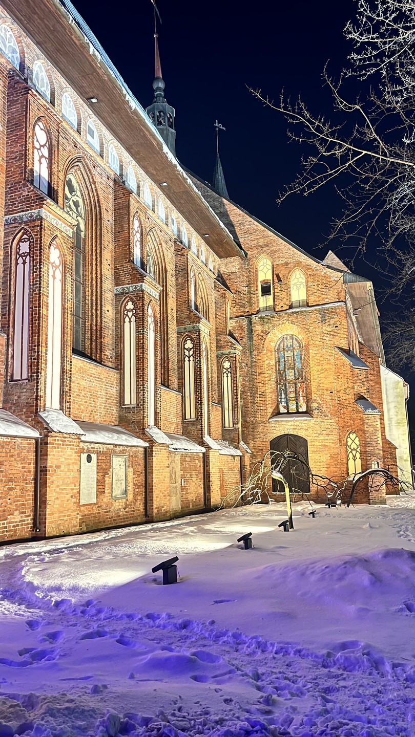 Путешествовали вчетвером с коллегами. К выбору гидов отнеслись с вниманием и особой ответственностью. Для ознакомления с