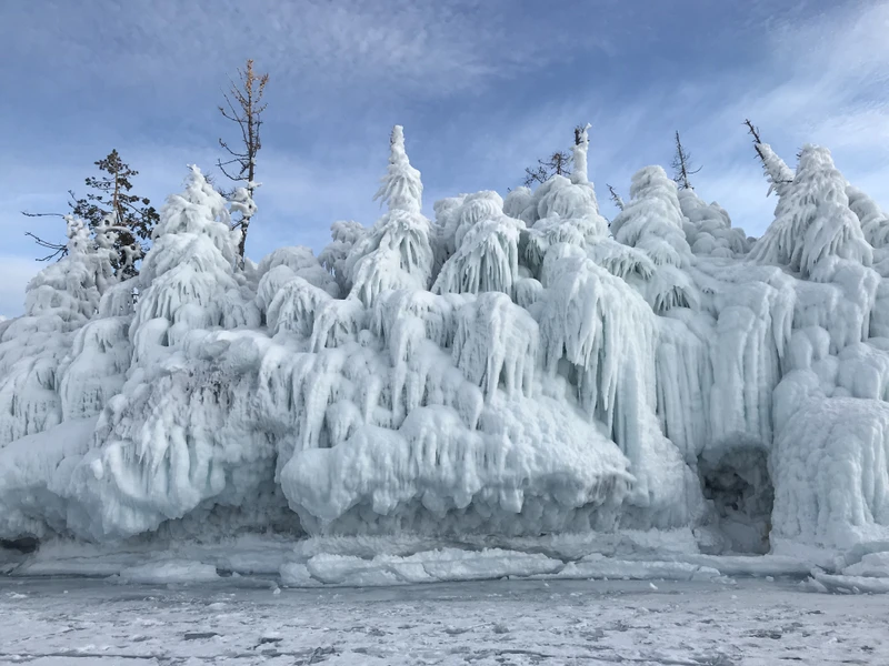 Тур по главным местам зимнего Байкала с экскурсиями на выбор: Иркутск, Листвянка и Малое Море