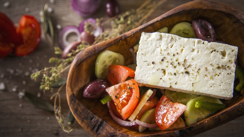 Три кита греческой кухни: хлеб, вино и олива