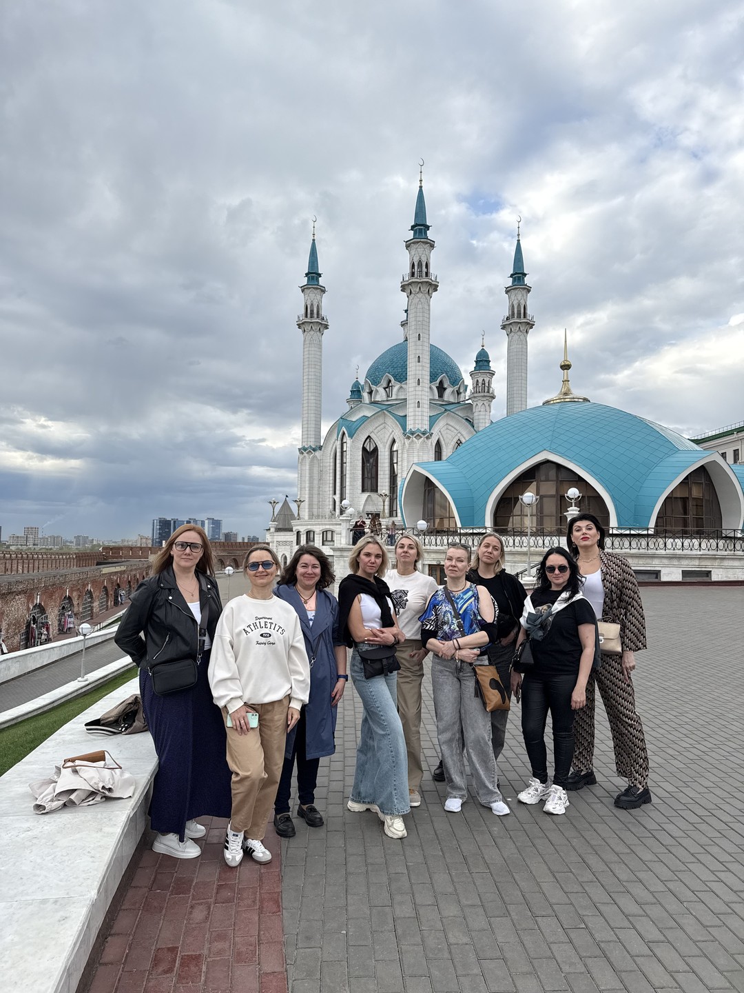 Отличный экскурсовод, гид по Казани. На столько позитивно и легко рассказывает и подстраивается под группу, что