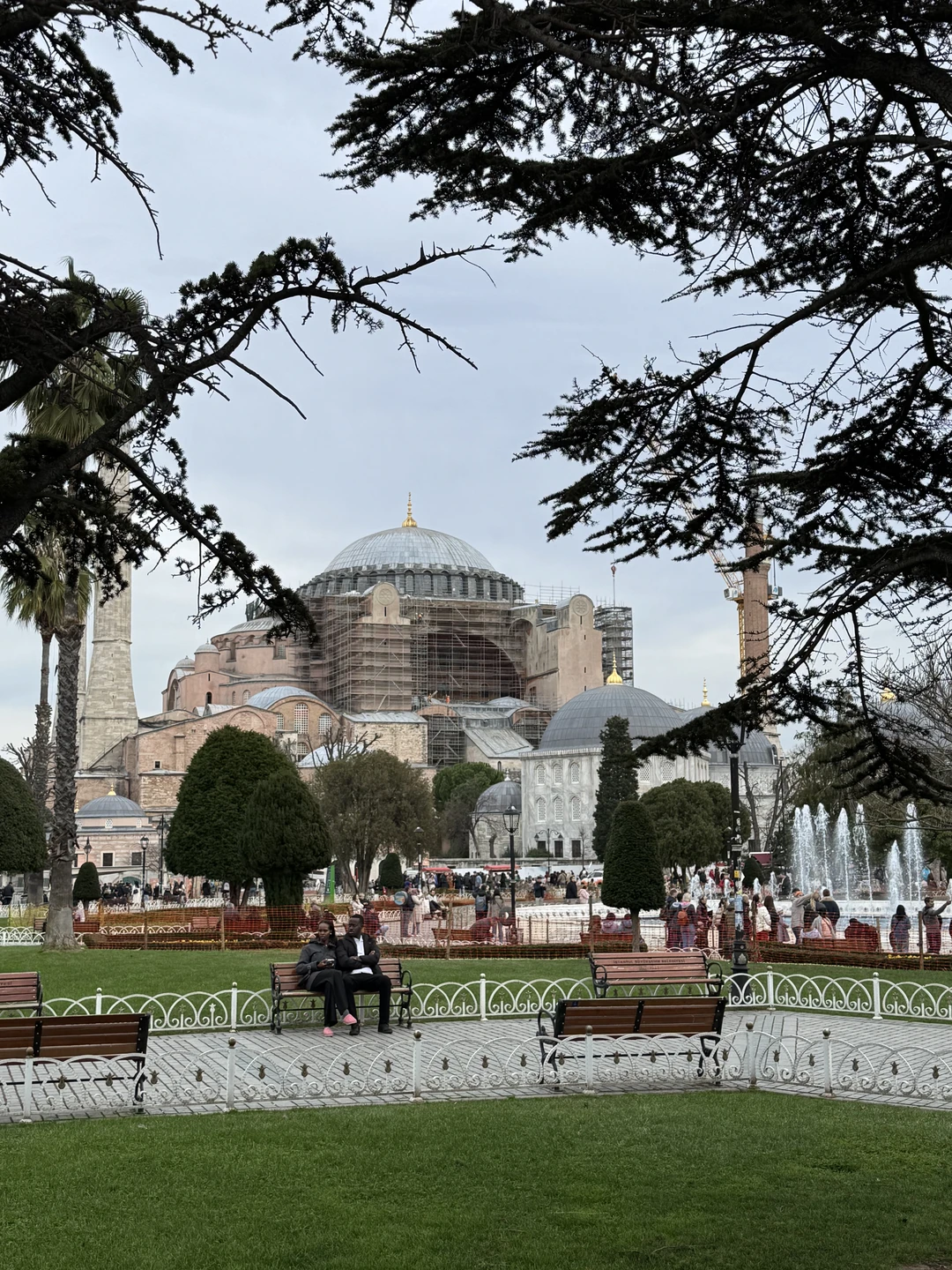 Отличная экскурсия по ключевым туристическим точкам с рассказом об истории города и современной советской и религиозной