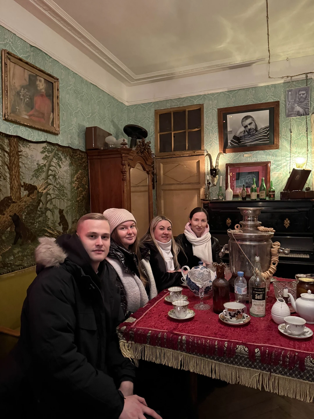 Ленинградские коммуналки - снаружи и изнутри (Евгения)