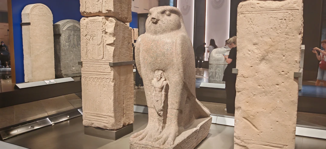 Я очень рекомендую эту экскурсию по главным достопримечательностям Гизы. Величие древних (Пирамиды. Сфинкс) и современных (Гранд