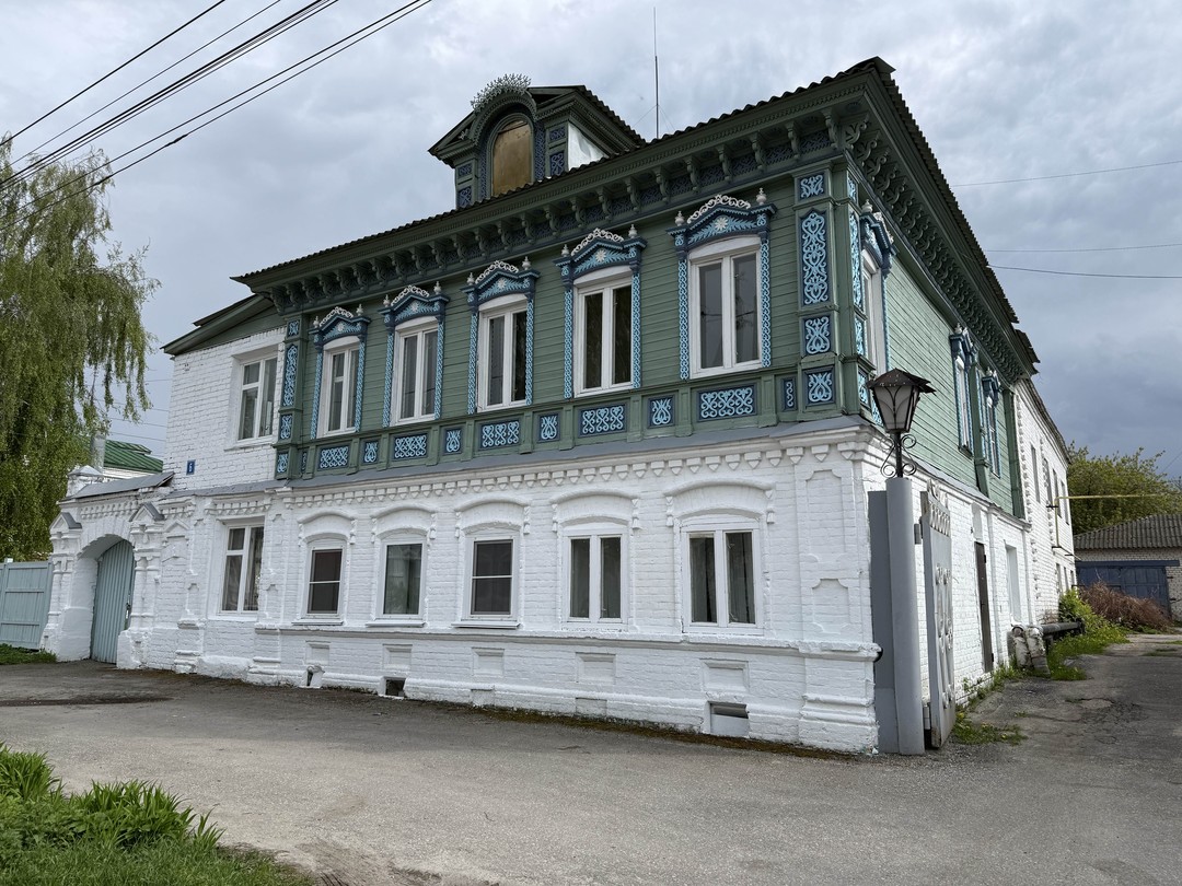 Превосходная экскурсовод! Очень структурировано рассказано о городе, интересно и нам - взрослым, и довольно привередливому подростку