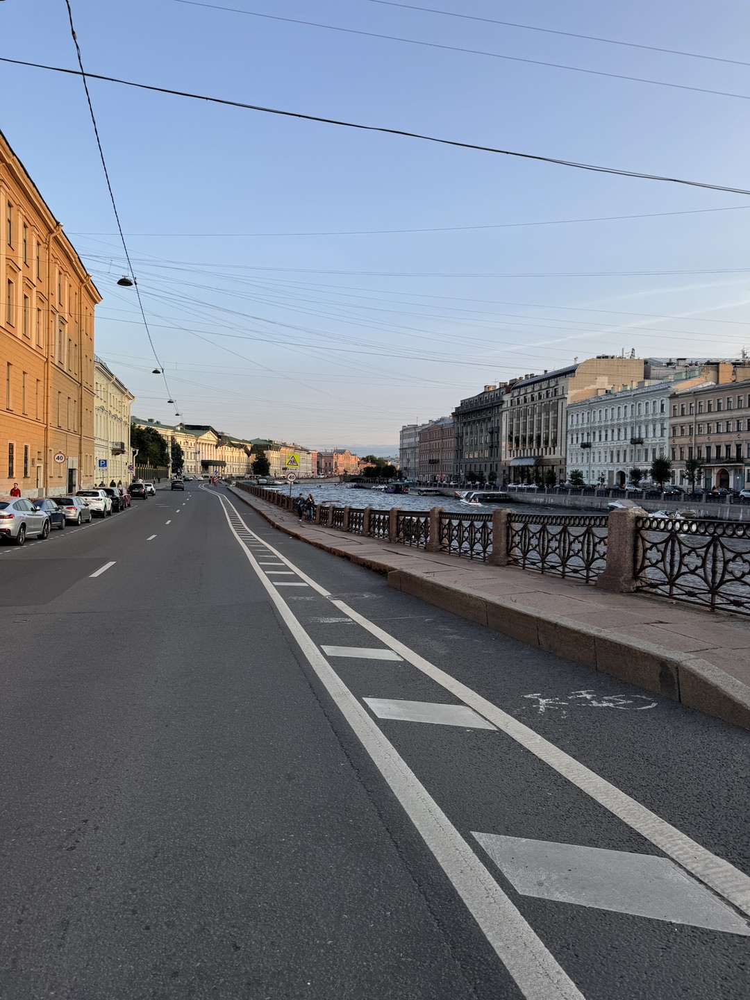 Для любителей литературы и писателей серебряного века-будет очень интересно! Если у человека будет background в теме,