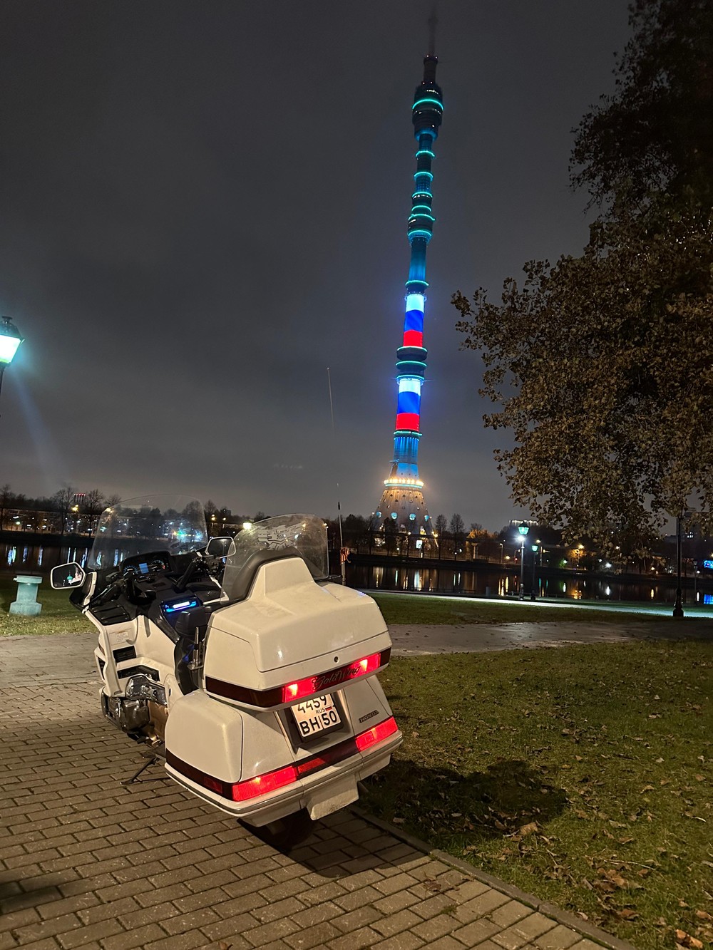 Все высотки Москвы — на мотоциклах (круглый год) (23/23)