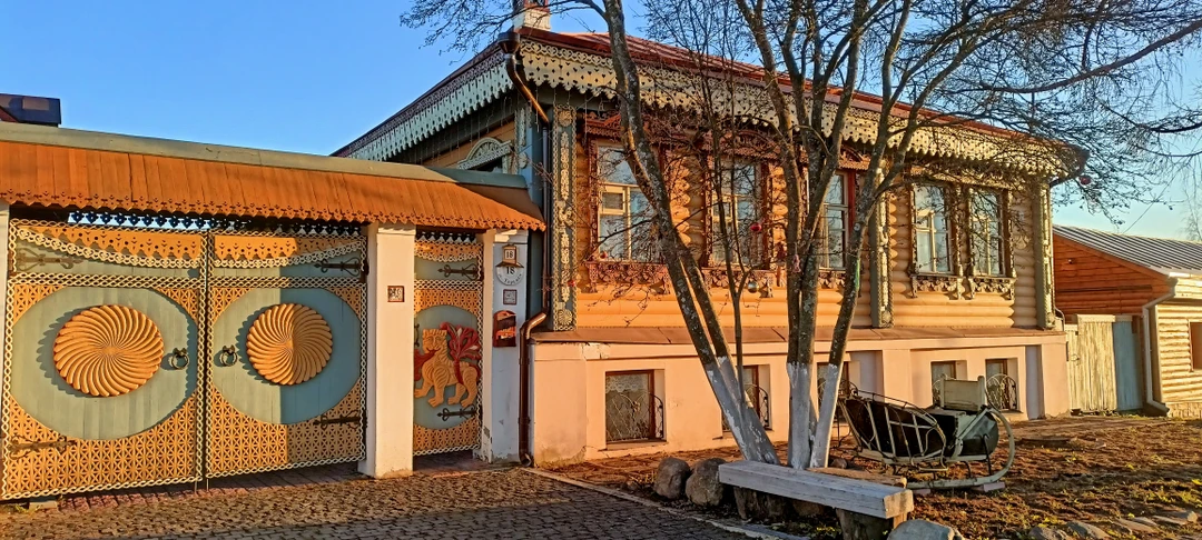 Очень понравилась экскурсия. Мария интересно рассказывала, вступала с нами в диалог, вплетала множество деталей в общую историю Суздаля. Спасибо!