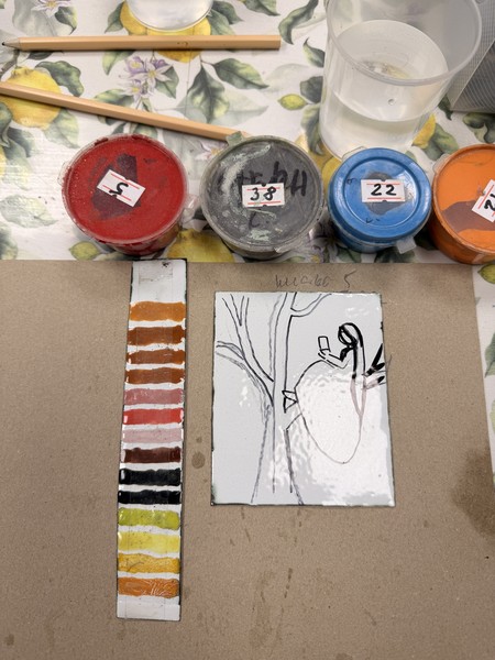 не первый раз приходим на мастер- классы в Арискин, но на «горячую эмаль» первый раз. Очень