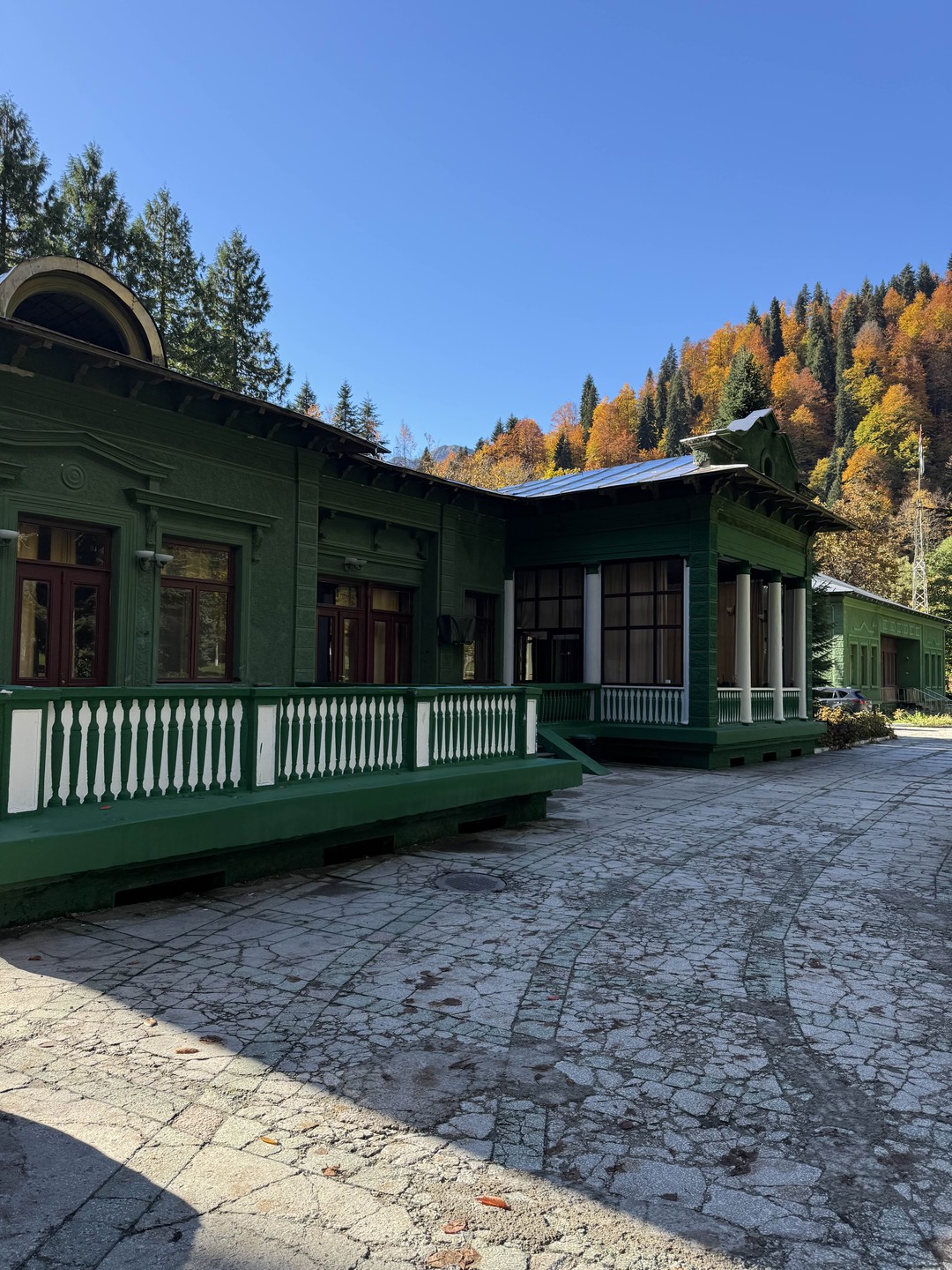 Абхазия с Максимом останется в наших сердцах. Максим дополнил красоту природы интересными фактами, легендами и историей