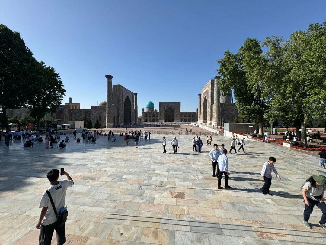 Лариса, большое спасибо Вам за познавательную экскурсию! Узнала много нового и интересного! Спасибо организаторам!